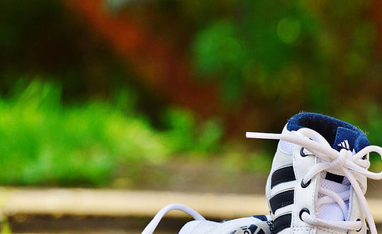 帶三點水的男孩名字大全