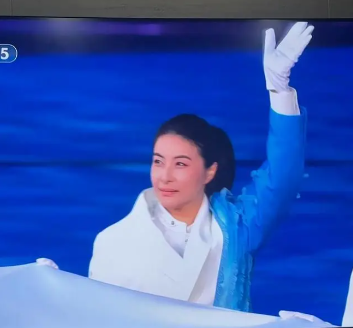 郭晶晶亞運會驚艷亮相，郭晶晶名字打分，解析