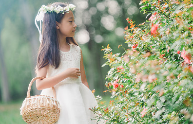 女孩起名丨溫暖陽光，美麗大方的女孩名字