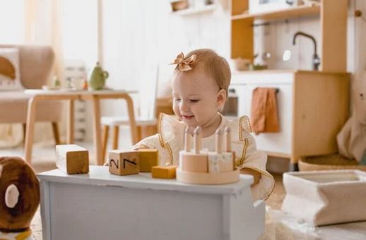 姓莫男孩子名字怎么取好聽？取個莫姓新穎獨(dú)特有詩意的