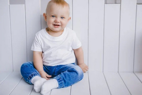 屬蛇起名，沉穩大氣的蛇年男寶寶名字